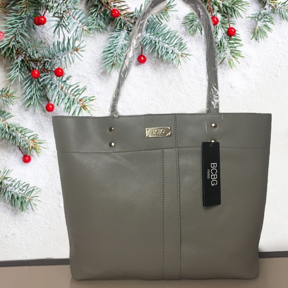 Last one 5⭐️rated BCBG Paris set of 2 bags - Picture 9 of 9